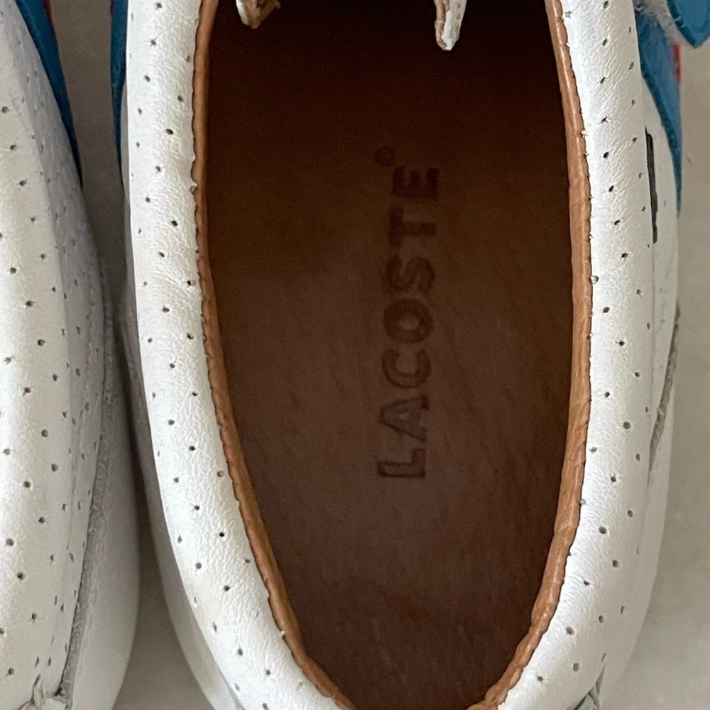 Lacoste leather tenis is size 8 1/2 women - Picture 4 of 7